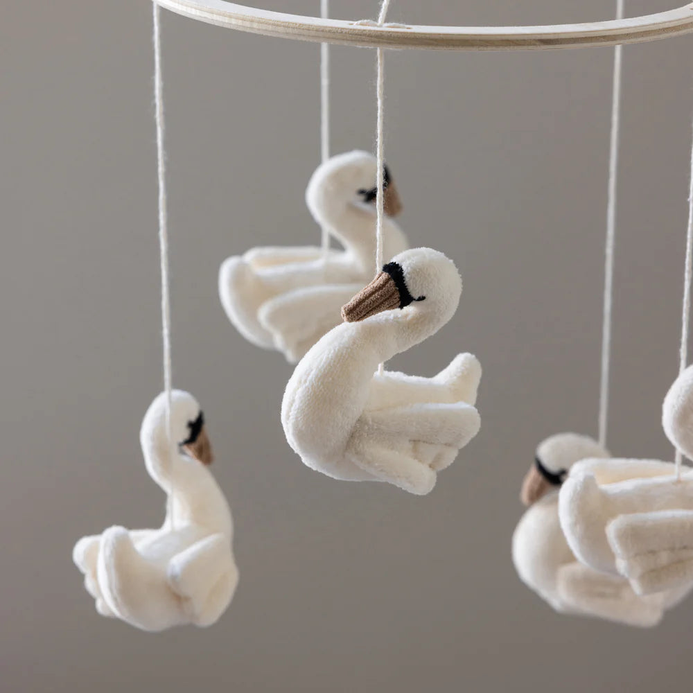 Sebra - Baby mobile, Swans