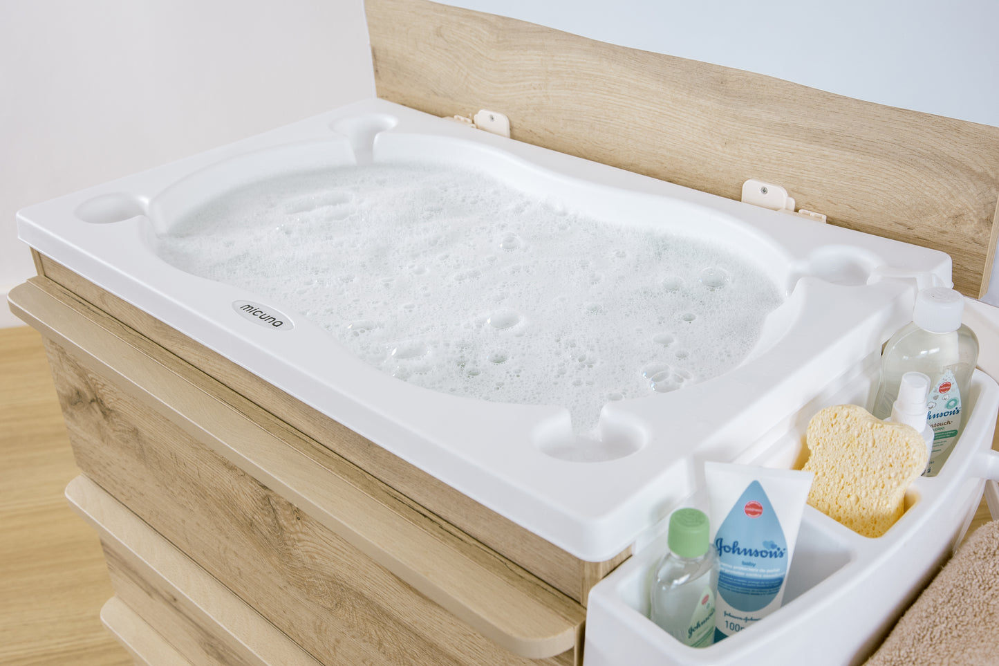 MICUNA - BABYBATH B-1971 MARTHA OAK RABBITS