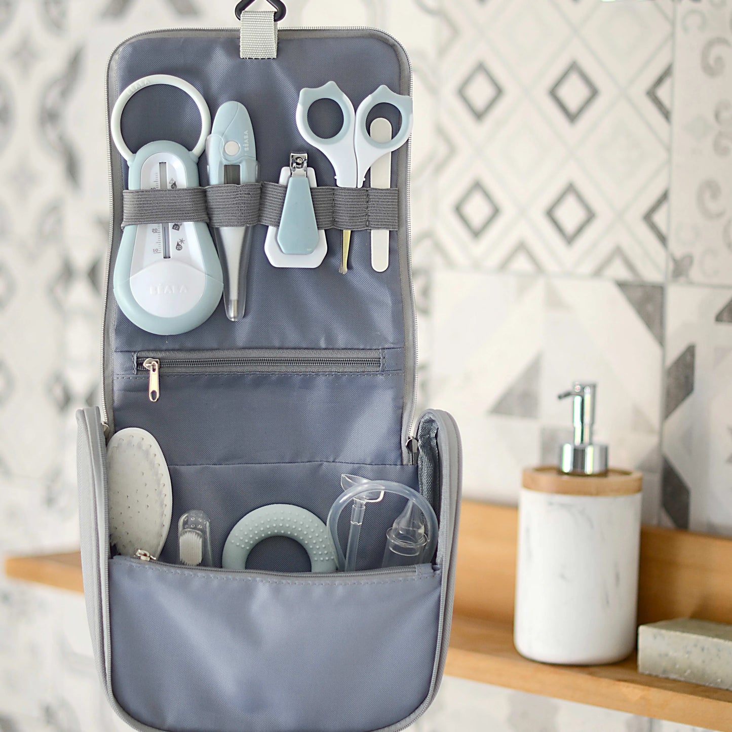 Beaba Hanging Toiletry Pouch Green Blue