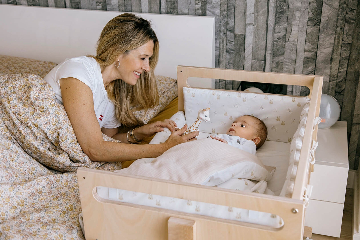 MICUNA - MO-1973 YOU & ME PLUS WHITE MINI-COT CO-SLEEPING