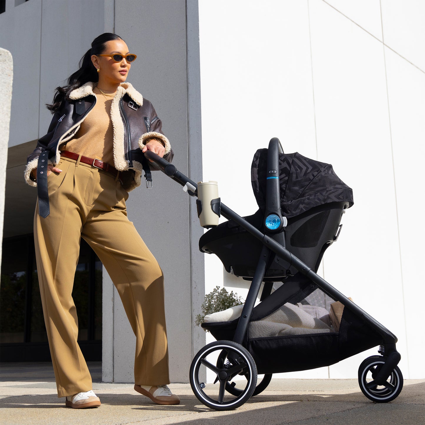 Evenflo - Shyft Intuiti+ Travel System featuring Revolve180 LiteMax NXT with SensorySoothe - Dubhan Black