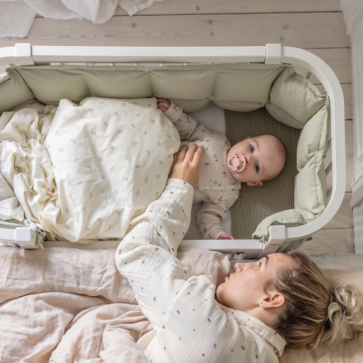 Sebra - Bedside Crib, Classic White