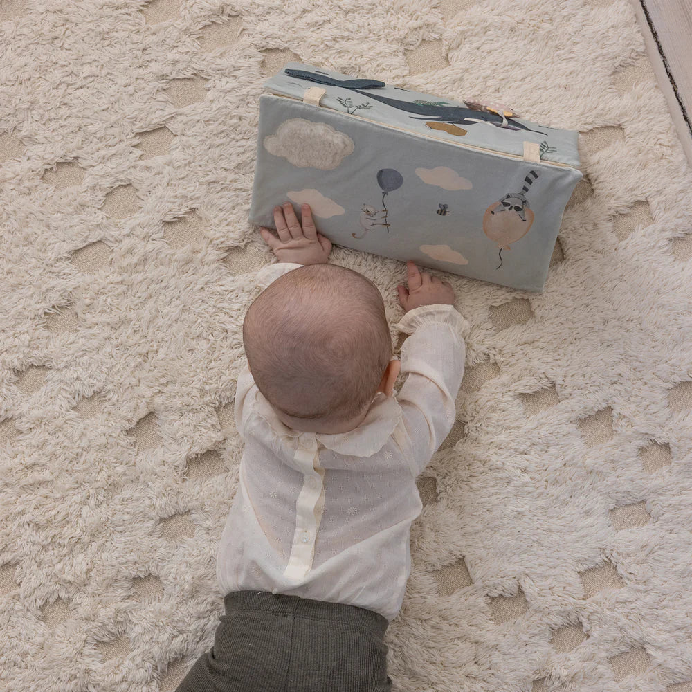 Sebra - Fold-Out Tummy time triangle - World of Sebra