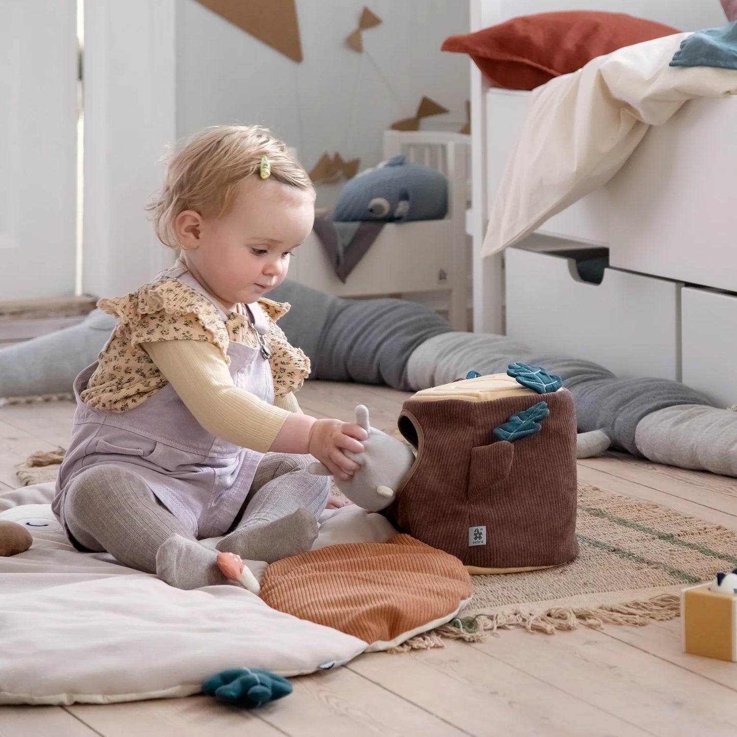 Sebra - Activity toy, hide & seek, tree stump