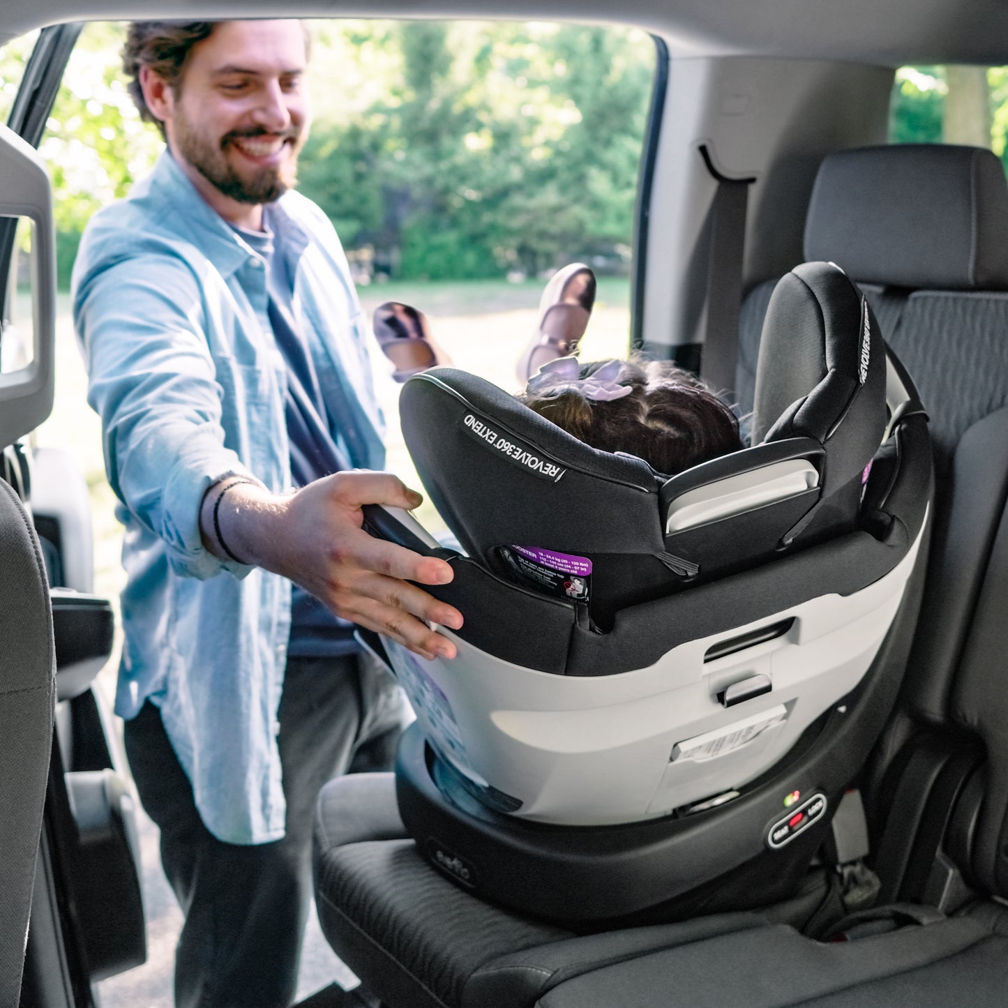 Evenflo - Gold Revolve360 Extend All-in-One Rotational Car Seat with SensorSafe - Onyx Black