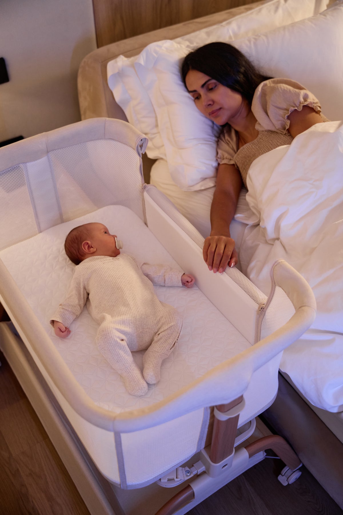 Jikel - Nest Co-sleeper Bedside Crib - Soft Beige