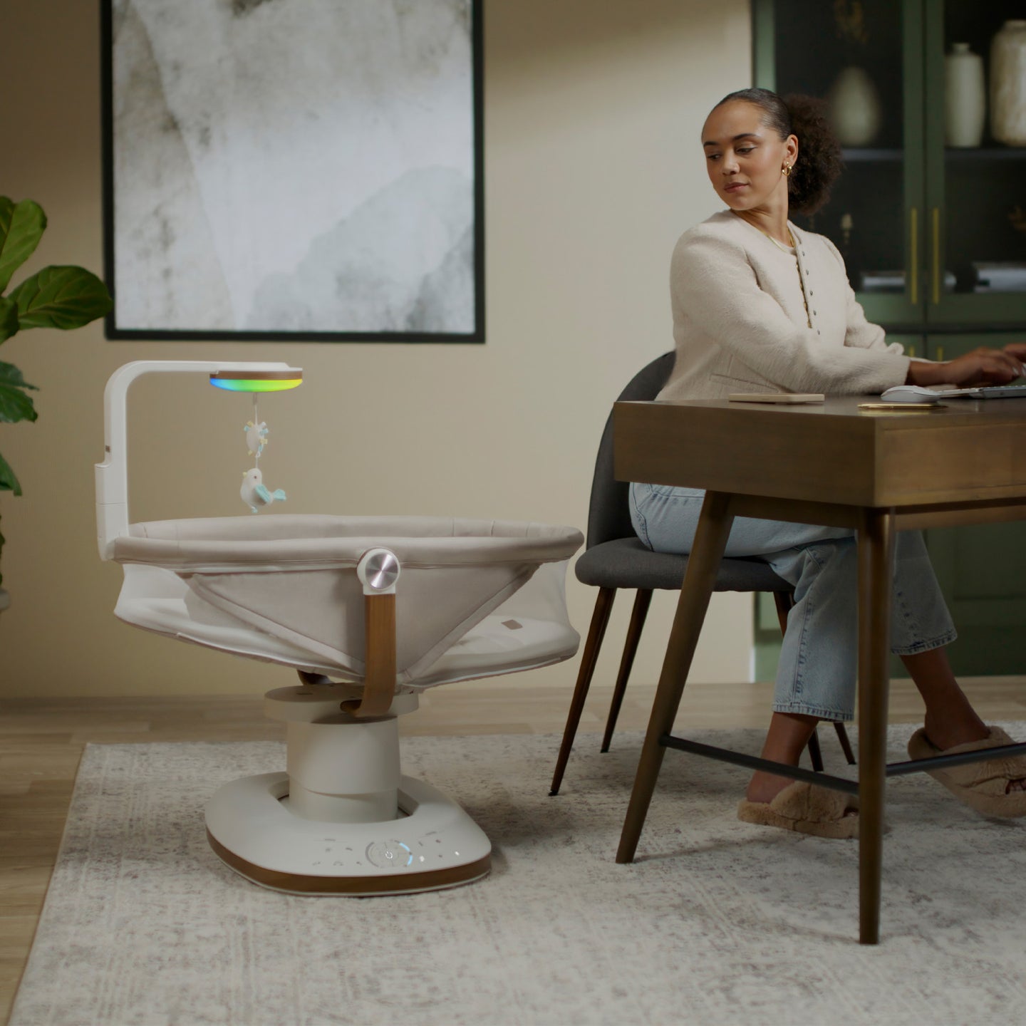 Evenflo - Elara 2-In-1 Smart Motion Swing & Soothing Nest - Coastal Coffee