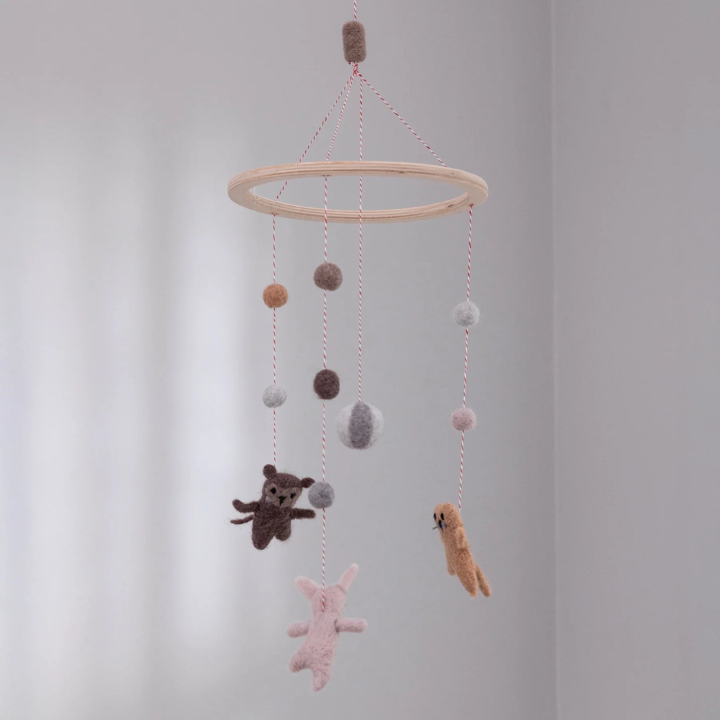 Sebra - Felted Baby mobile - Teeny Toes