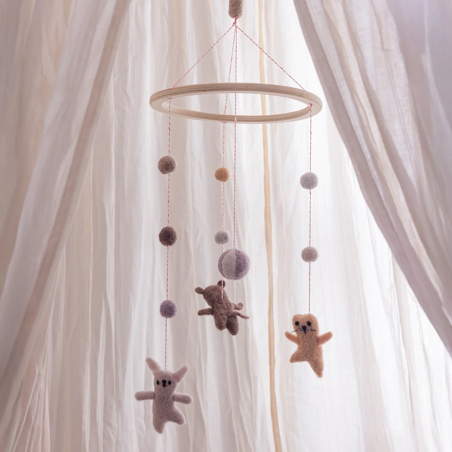 Sebra - Felted Baby mobile - Teeny Toes