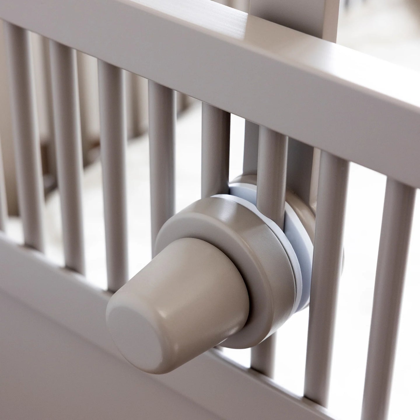 Sebra - Wooden Mobile holder - Jetty Beige