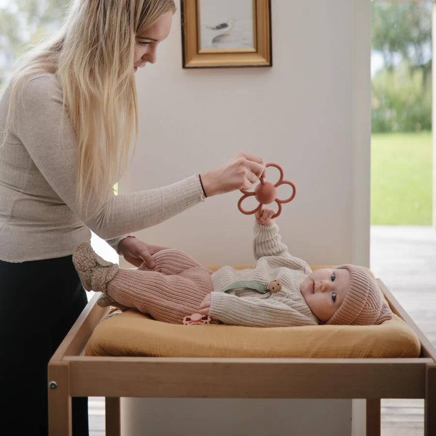 Mushie - Daisy Rattle Teether (Dusty Rose)