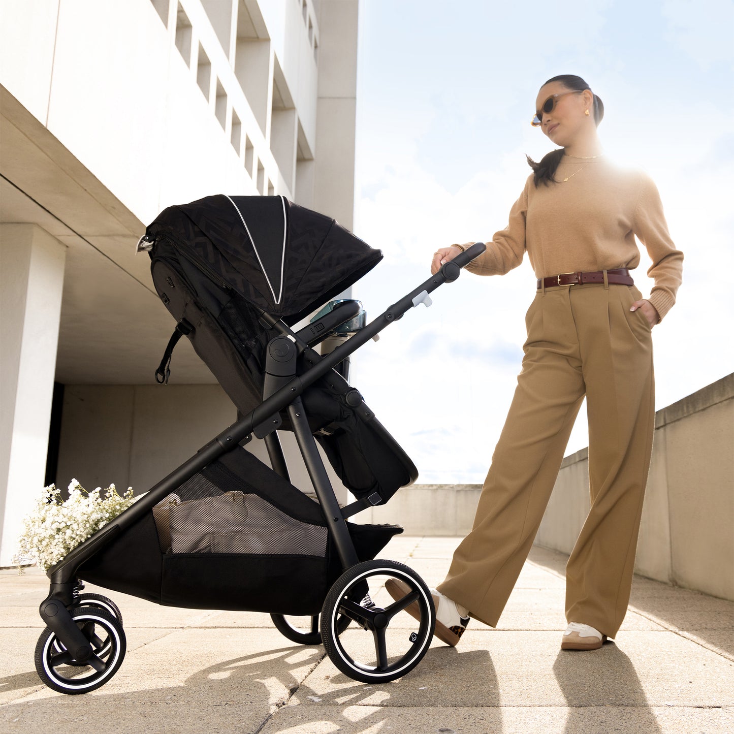Evenflo - Shyft Intuiti+ Travel System featuring Revolve180 LiteMax NXT with SensorySoothe - Dubhan Black
