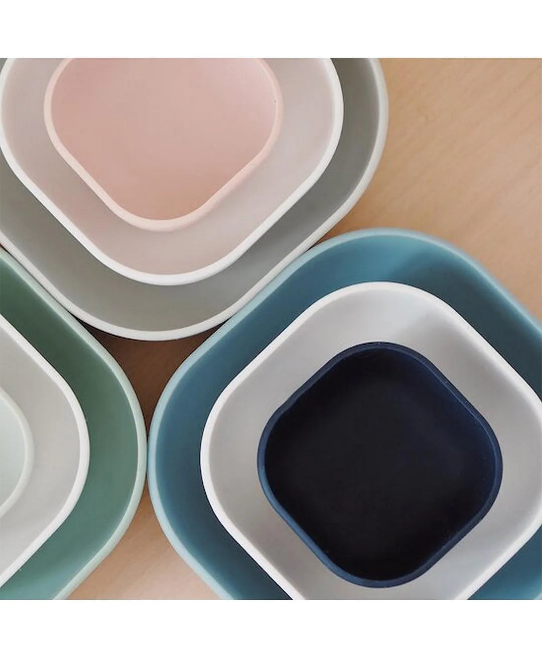 Beaba - Silicone 3 Piece Nesting Bowl Set - Night Blue/ Cotton/ Baltic Blue