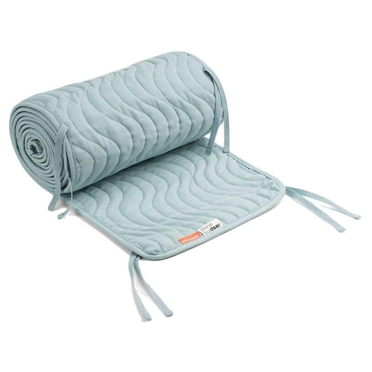 Done by Deer - Quilted bed bumper w/strings Waves Blue
